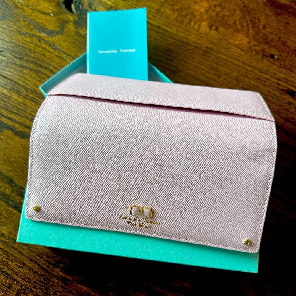 Samantha Thavasa wallet